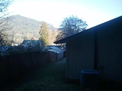 222 Fifth St, Glendale, OR 97442 photo 5