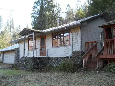 6099 Rogue River Hwy, Rogue River, OR 97537 photo 2