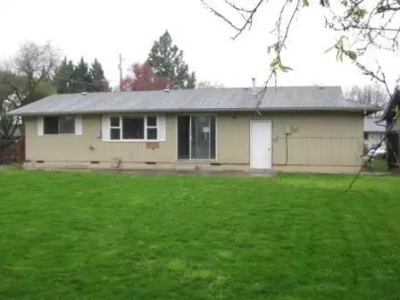 39 Bosc Way, Eagle Point, OR 97524 photo 2