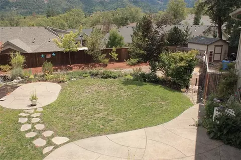 311 Harper Loop Rd, Grants Pass, OR 97527 photo 18
