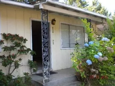 414 Third St, Rogue River, OR 97537 photo 3