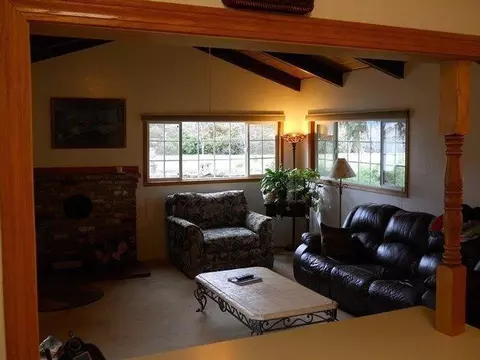 598 Covered Bridge Rd, Rogue River, OR 97537 photo 3