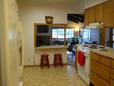 598 Covered Bridge Rd, Rogue River, OR 97537 photo 2