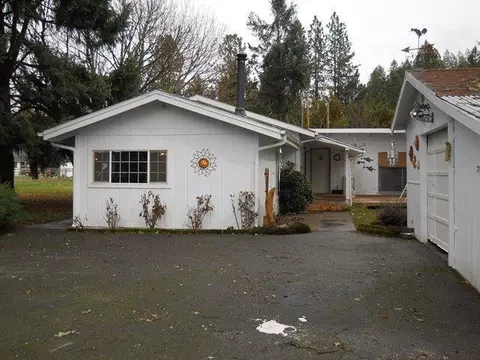 598 Covered Bridge Rd, Rogue River, OR 97537 photo 1