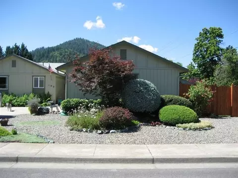 100 Ash Dr, Rogue River, OR 97537 photo 1