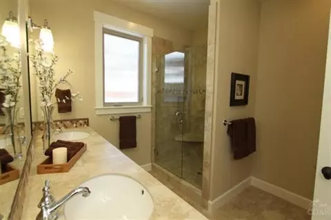 2463 NW Shields Dr, Bend, OR 97701 photo 11