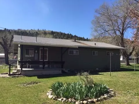 835 E Main St, John Day, OR 97845 photo 4