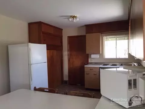 835 E Main St, John Day, OR 97845 photo 10