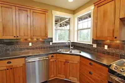 19129 Park Commons Dr, Bend, OR 97701 photo 8