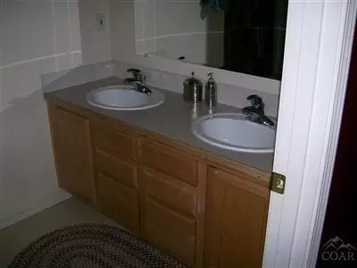 63348 Lavacrest St, Bend, OR 97701 photo 4