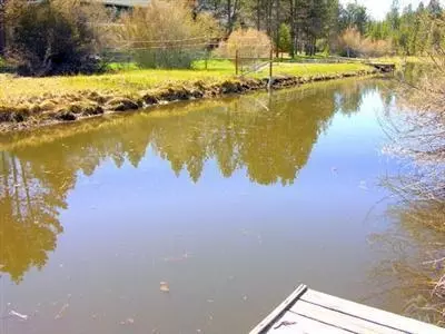 17151 Island Loop Way, Bend, OR 97707 photo 2
