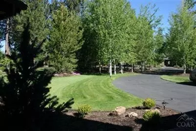 19244 Green Lakes Loop, Bend, OR 97702 photo 2