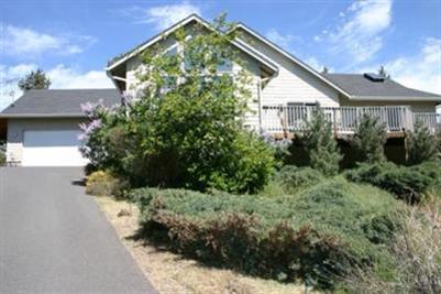 63940 NE Pioneer Loop, Bend, OR 97701 photo 3