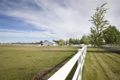 20440 Harper Rd, Bend, OR 97701 photo 8