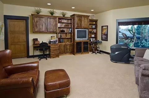 2504 NW Shields, Bend, OR 97701 photo 18