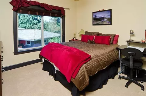 2504 NW Shields, Bend, OR 97701 photo 19