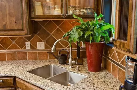 2504 NW Shields, Bend, OR 97701 photo 9