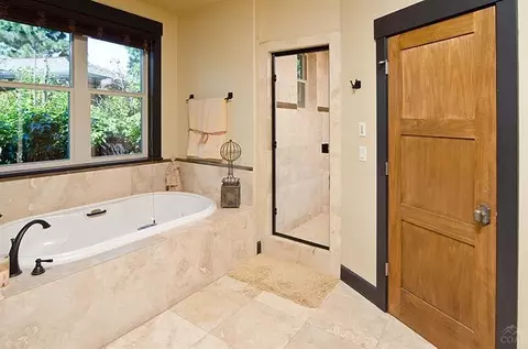 2504 NW Shields, Bend, OR 97701 photo 16