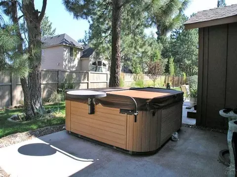 19525 SW Fishhawk Loop, Bend, OR 97702 photo 4