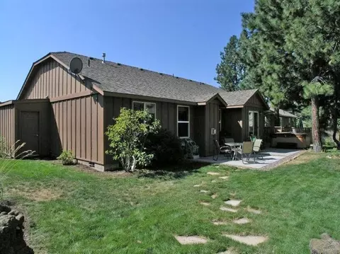 19525 SW Fishhawk Loop, Bend, OR 97702 photo 2