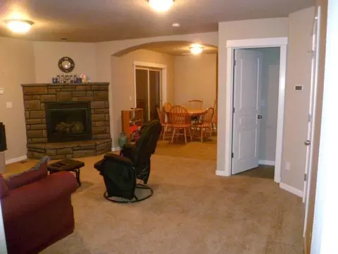 61197 Dayspring Dr, Bend, OR 97702 photo 2