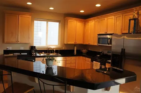 856 NE Locksley Dr, Bend, OR 97701 photo 3