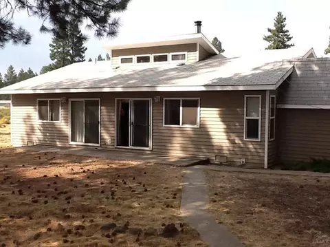 19554 Apache Rd, Bend, OR 97702 photo 2