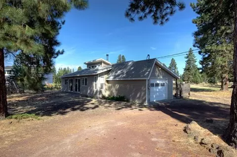 19554 Apache Rd, Bend, OR 97702 photo 1