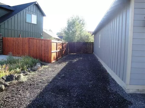 63422 Stacy Ln, Bend, OR 97701 photo 13