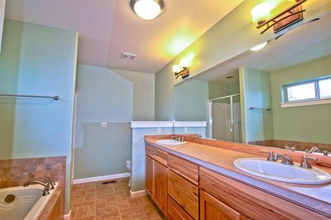 16452 Spunky Dr, Bend, OR 97701 photo 4