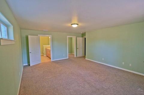 16452 Spunky Dr, Bend, OR 97701 photo 3