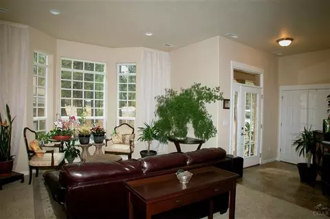 14883 Bluegrass Loop, Sisters, OR 97759 photo 2