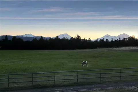 65475 Tweed Rd, Bend, OR 97701 photo 3