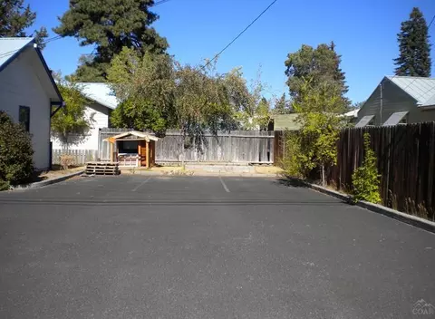 204 NE 4th St, Bend, OR 97701 photo 4