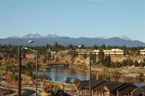 981 SW Vantage Point Way, Bend, OR 97702 photo 1