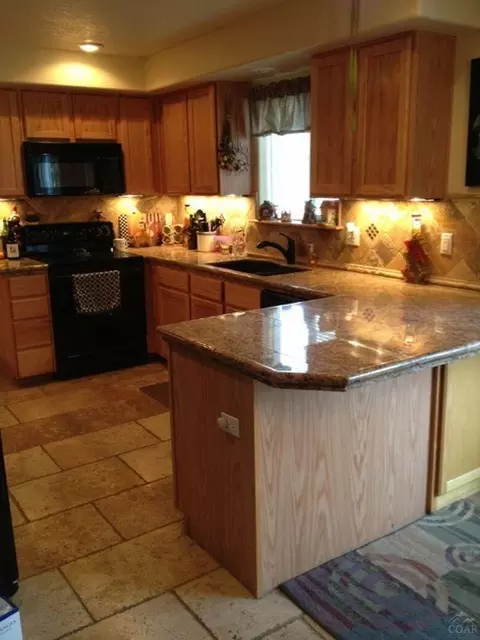 21140 Oriole Ln, Bend, OR 97701 photo 2