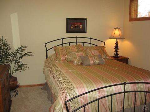 810 NW Stonepine Dr, Bend, OR 97701 photo 14