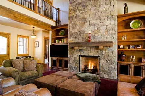 56184 Sable Rock Loop, Bend, OR 97707 photo 10