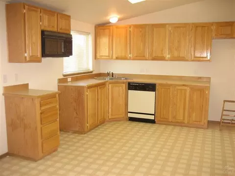 65235 85th St, Bend, OR 97701 photo 4