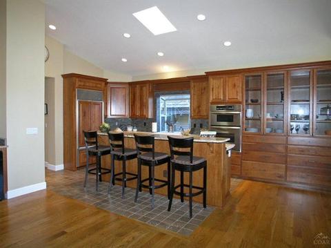 61897 Fall Creek Loop, Bend, OR 97702 photo 2