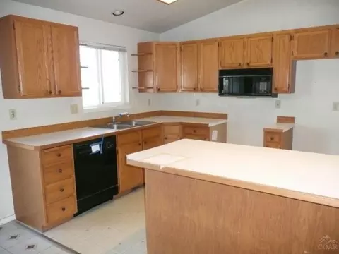 527 E Viewpoint Dr, Culver, OR 97734 photo 4