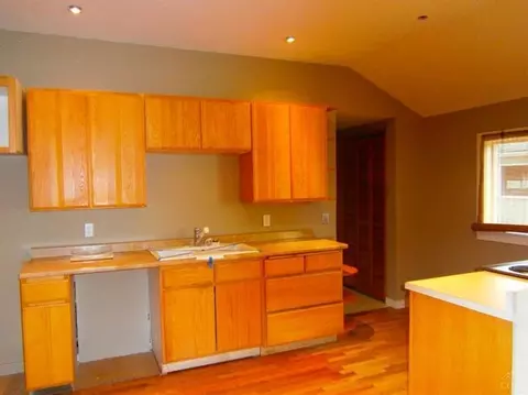 775 NE 5th St, Bend, OR 97701 photo 3