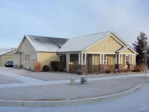 20717 Kilbourne Loop, Bend, OR 97701 photo 2