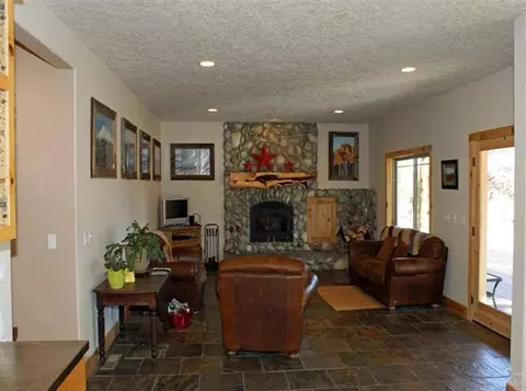 23055 Bacchus Ln, Bend, OR 97702 photo 2