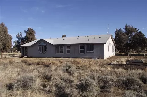 62755 Juniper Rd, Bend, OR 97701 photo 2