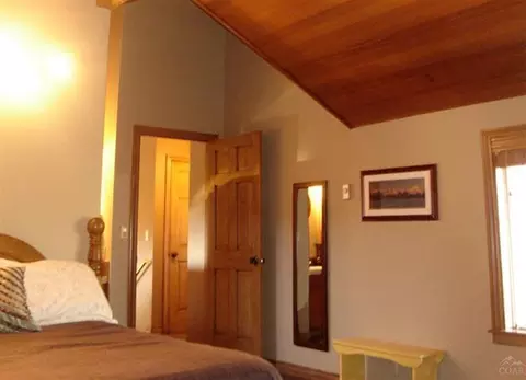64865 Glacier View Dr, Bend, OR 97701 photo 15