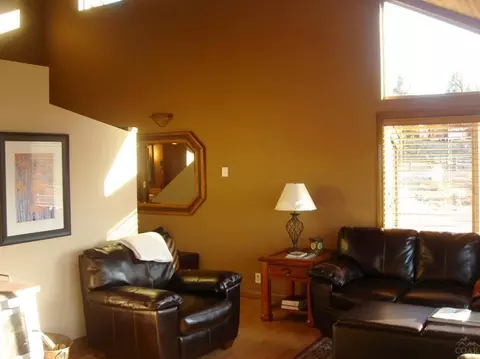 64865 Glacier View Dr, Bend, OR 97701 photo 4