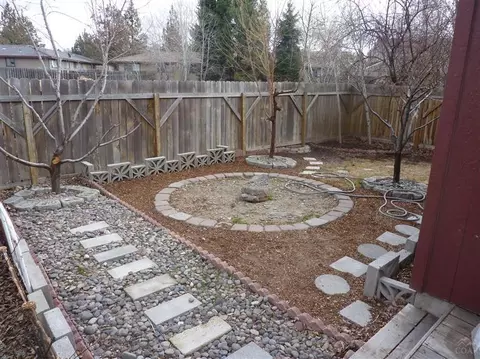 2044 NE Full Moon Dr, Bend, OR 97701 photo 10
