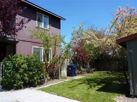2044 NE Full Moon Dr, Bend, OR 97701 photo 1