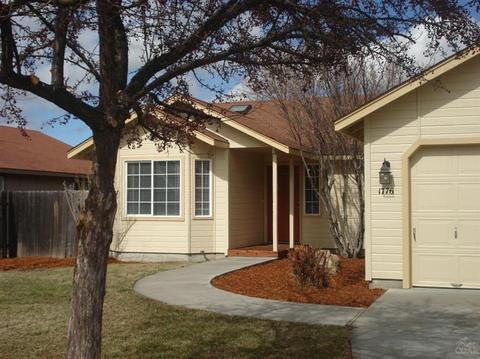 1776 NE Mark Ct, Bend, OR 97701 photo 2